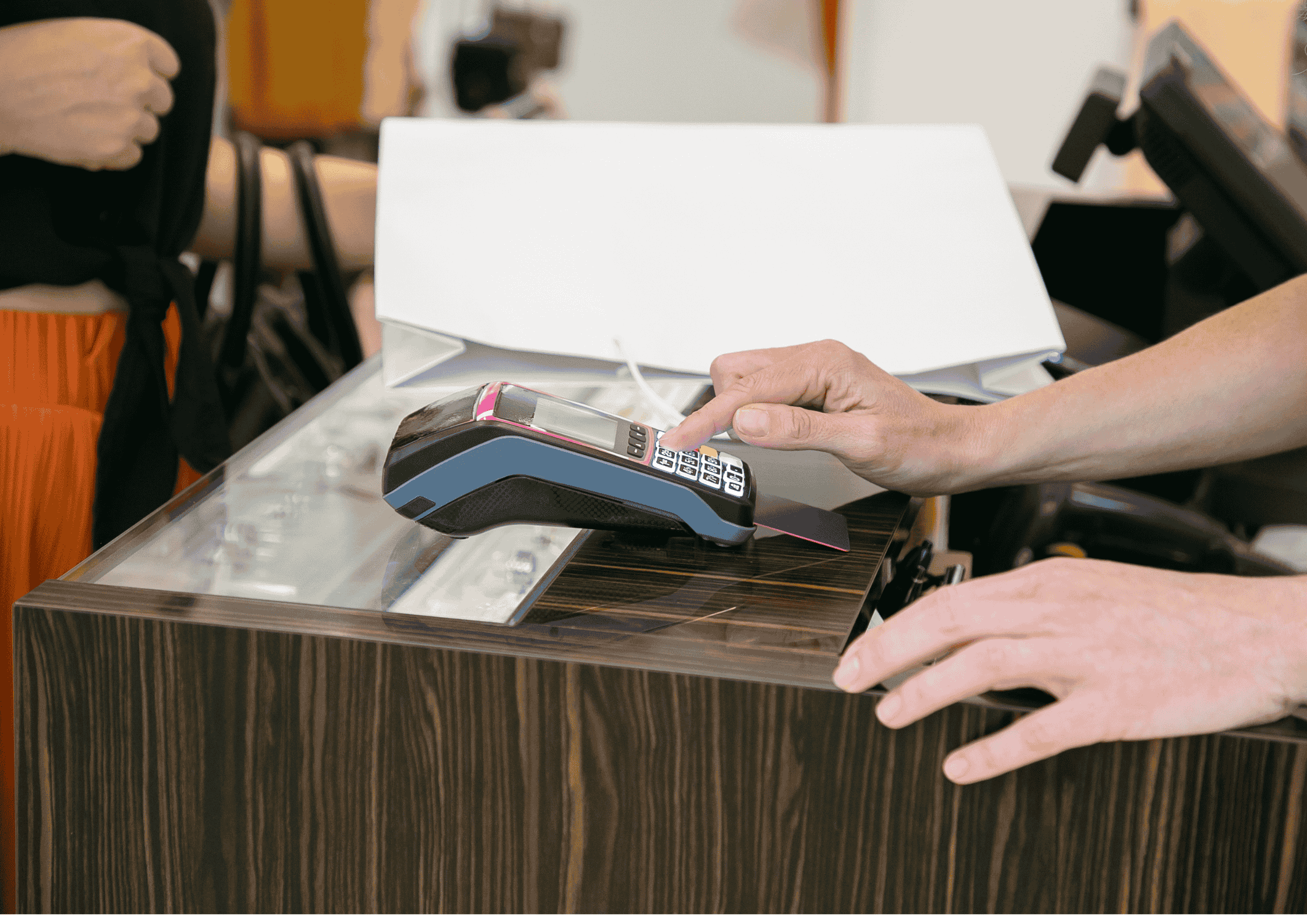 tra-gop-qua-smartpos-la-gi-lieu-co-tiem-an-rui-ro-hay-khong